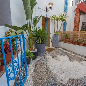 cute-andalusian-townhouse-with-terrace-and-views.es-andalucia.com/